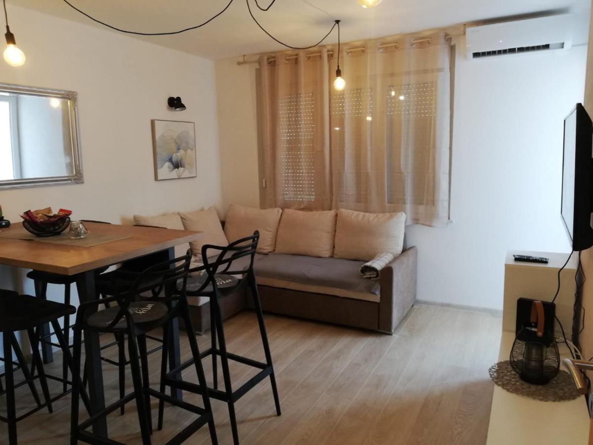 شقة Apartman Morean شيبينيك المظهر الخارجي الصورة